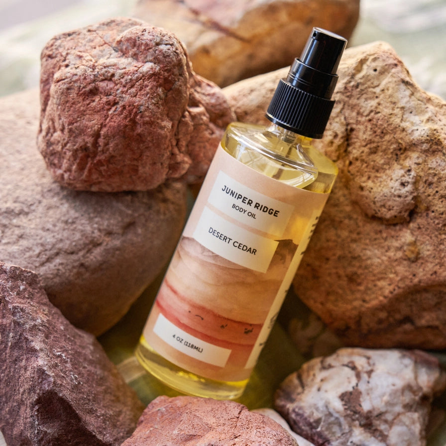 Kropsolie – Desert Cedar med cedertræ & ørkenduft, på sten, naturlig hudpleje