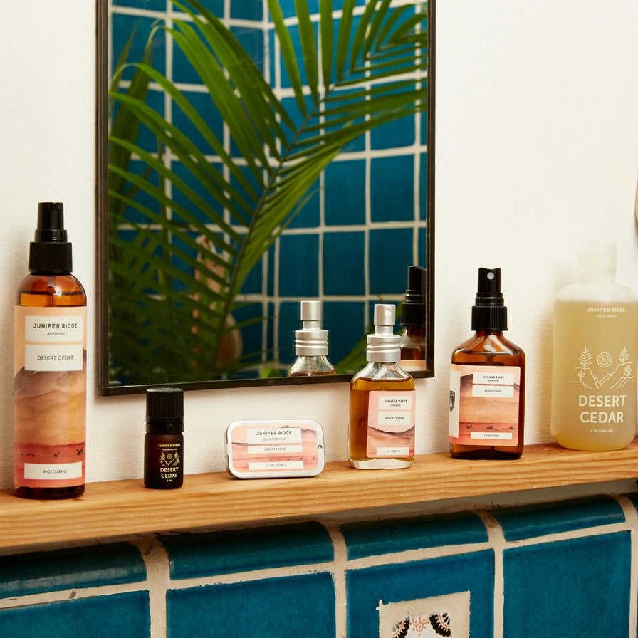 Body Wash Desert Cedar, hånd med sæbe, vasket i vand, naturlig kropspleje