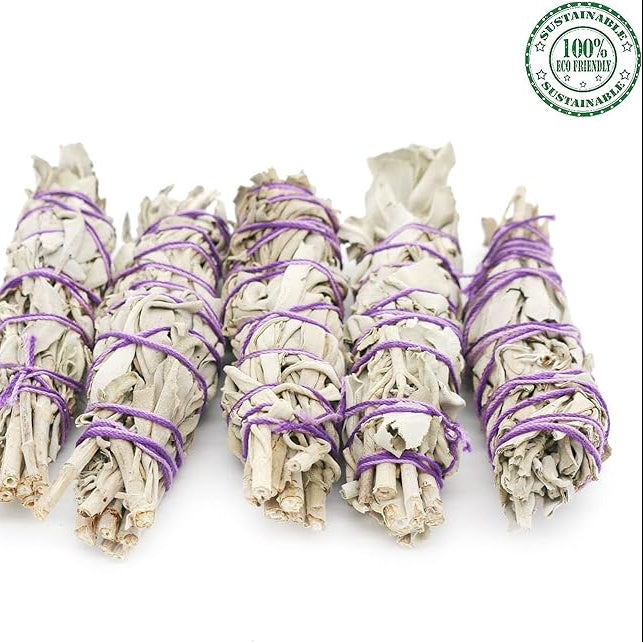 Håndbundne salvie smudge bundter med lilla snor, naturlig hjemmerensning og aromaterapi