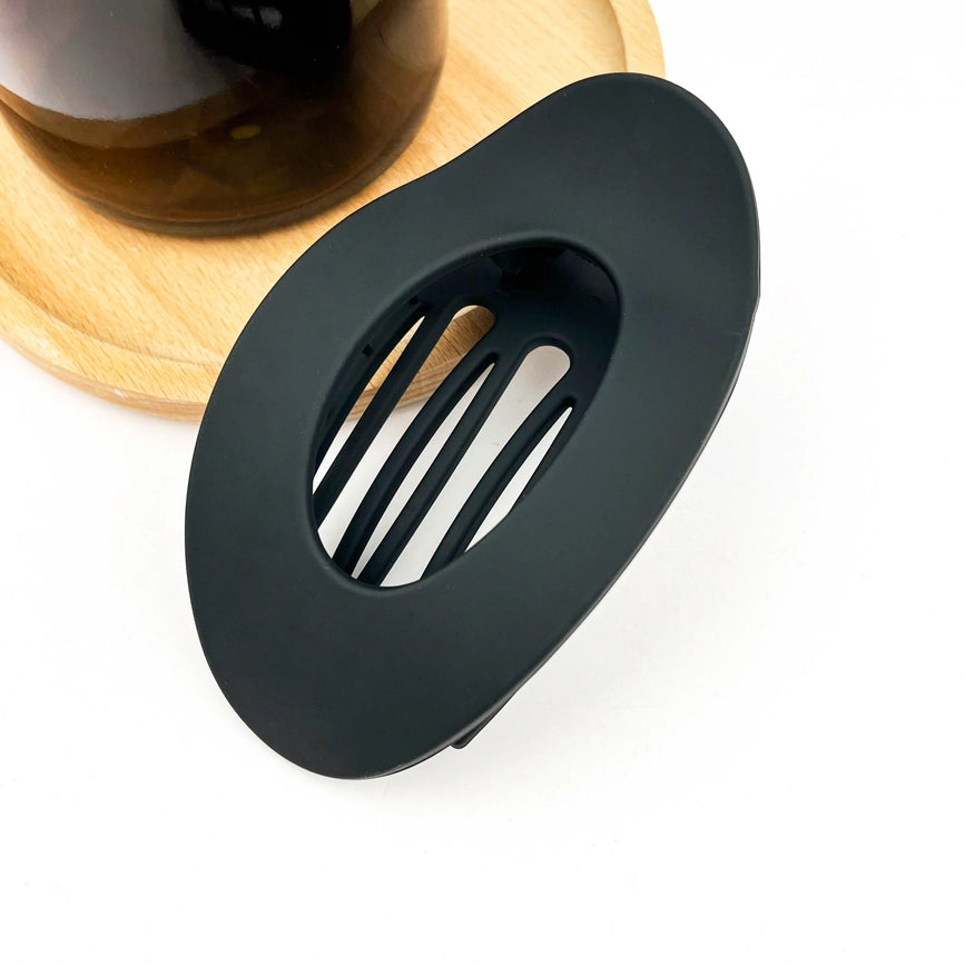 Flad hårklemme i recycled plast – stor & komfortabel