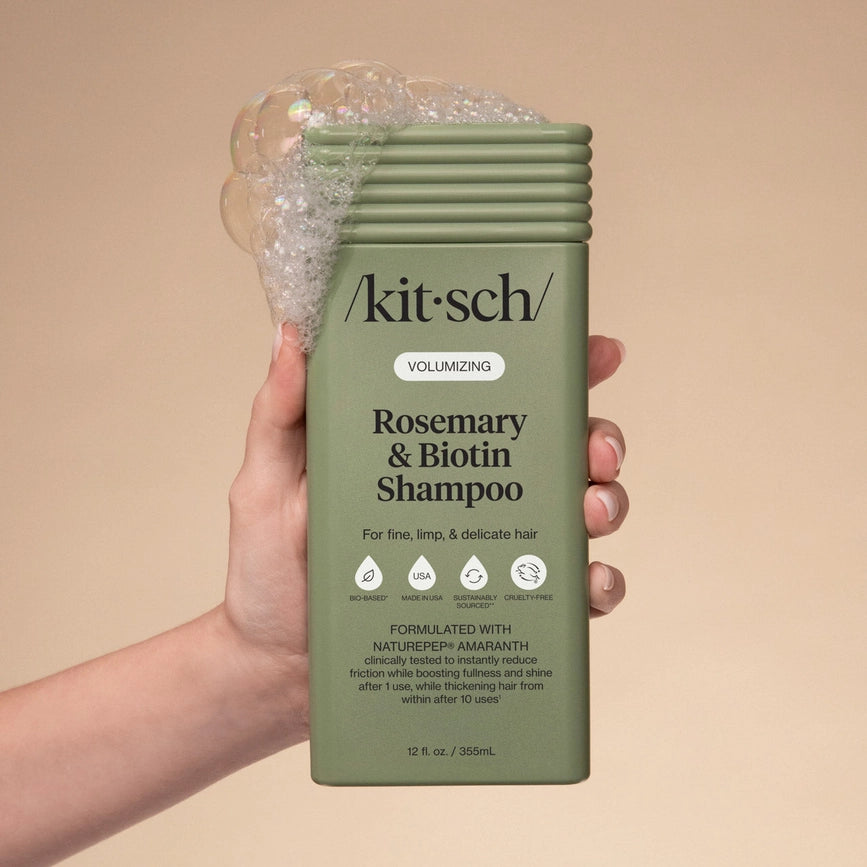 Kitsch shampoo med rosmarin og biotin i grøn flaske, skandinavisk hårpleje