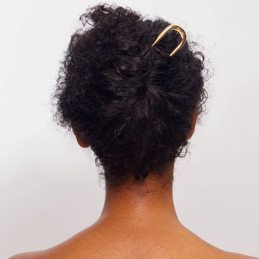 KITSCH Fransk Hårnål – elegant, holdbar og let at bruge. Perfekt til hurtige opsætninger i guld, sølv eller hematite.