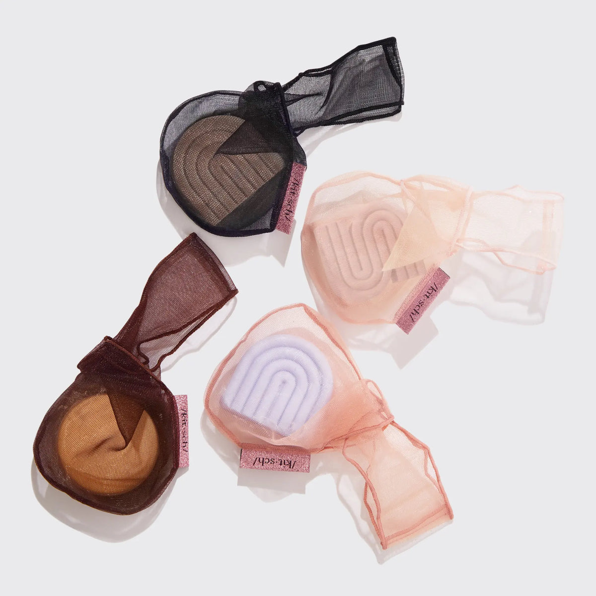 Forlæng levetiden på dine body bars og sæber med KITSCH Beauty Bar Saver Bag. En bæredygtig, vegansk sæbepose i genanvendt mesh, der sikrer hurtig tørring, lækkert skum og nul spild.