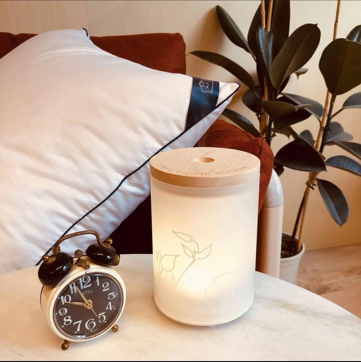 Aroma Relax Diffuser-sæt fra Maison Berger Paris – en harmonisk aromaterapi-oplevelse, der lindrer stress og forvandler dit hjem til et roligt fristed.