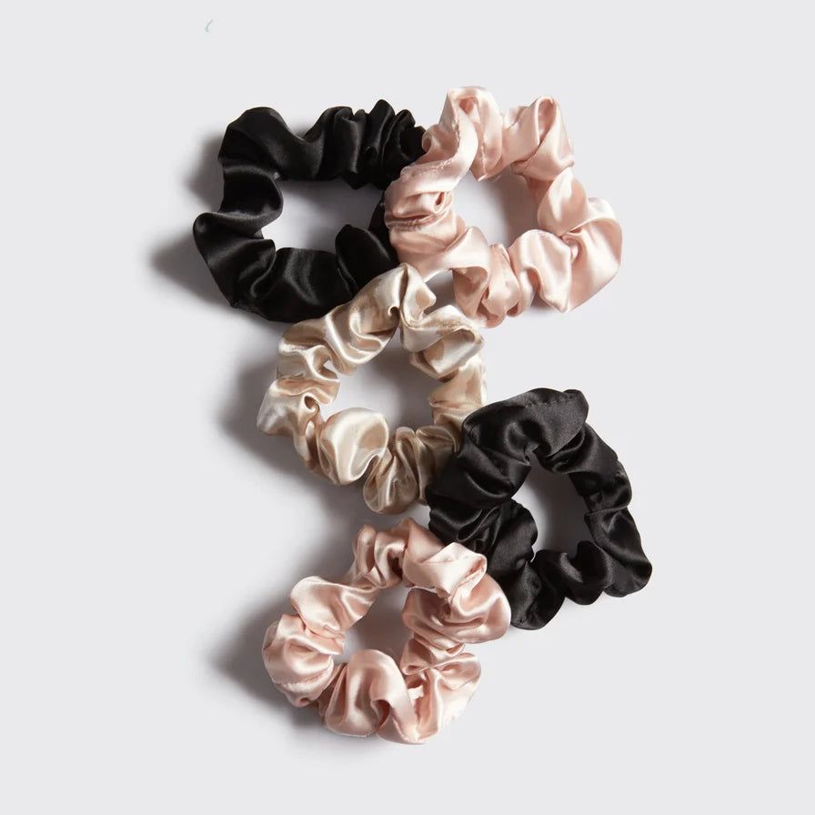 Hårelastikker &amp; scrunchies – skånsom hårstyling i høj kvalitet | Studio Buus