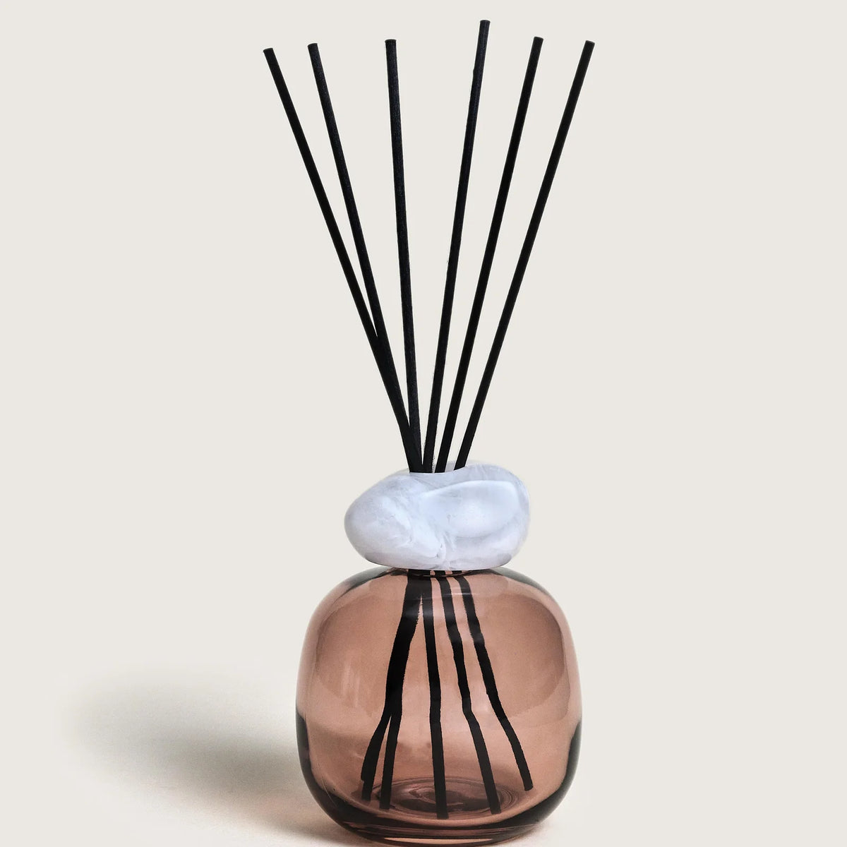Sort duftpinde i glasflakon med Lady Flower duft