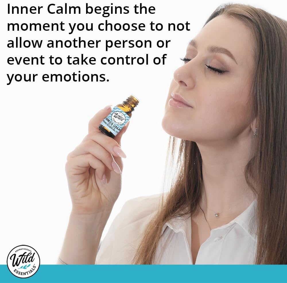 Person anvender Inner Calm æterisk olie til meditation og følelsesmæssig balance