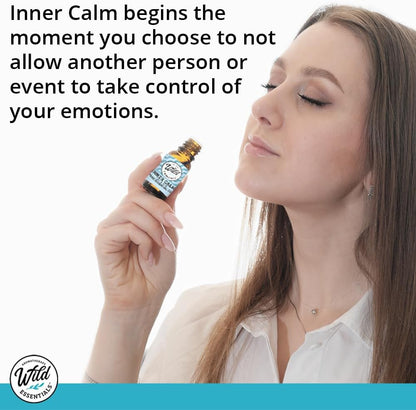 Person anvender Inner Calm æterisk olie til meditation og følelsesmæssig balance