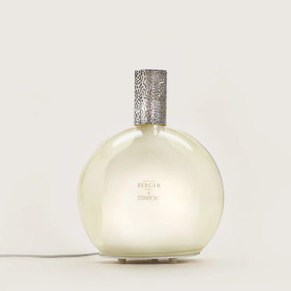 Philippe Starck Diffuser &amp; Peau d’Ailleurs – et eksklusivt diffuser-sæt, der fylder dit hjem med friskhed, mystik og tidløs elegance inspireret af det ukendte.