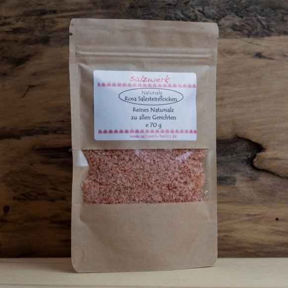 Rosa Himalaya saltflager i papirkasse, naturligt finishing salt til gourmet madlavning
