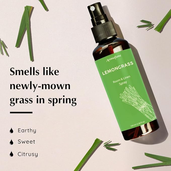 Aromafume Roomspray med Lemongrass – frisk citrusduft med æteriske olier. Renser luften, løfter energien og skaber naturlig balance i hjemmet.
