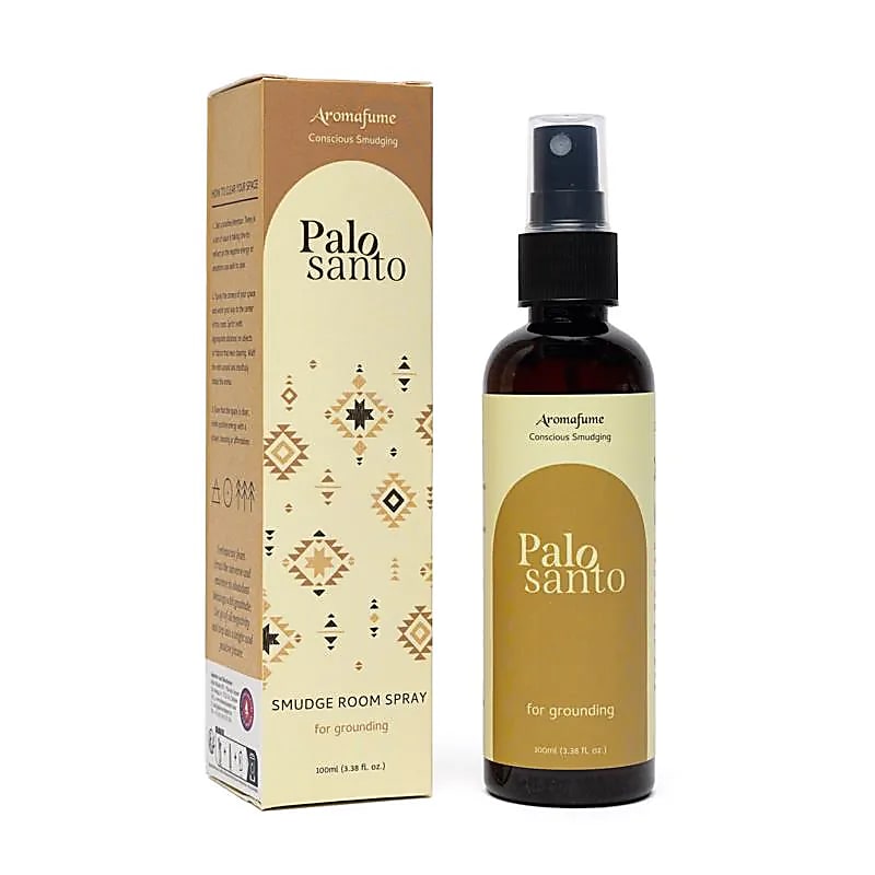 Aromafume Palo Santo roomspray i brunt glasflaske med naturlige krystaller og træpinde til hjemmeduft