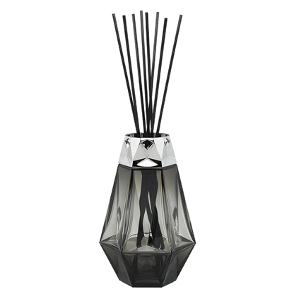 Wilderness Duftpinde - Prisme Flakon, Black &amp; 200ml Duft Refill - Krydret duft - Maison Berger