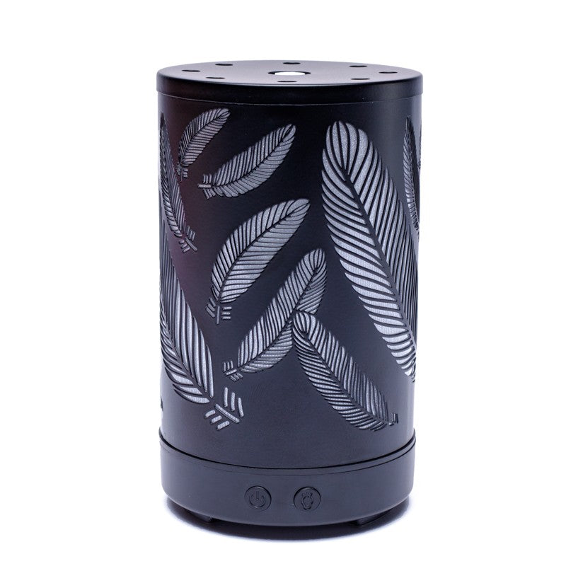Startsæt med Mist &amp; Aroma Diffuser med fjer motiv &amp; med indbygget LED lys i 7 farver.