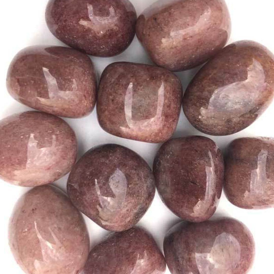 Polerede røde Muscovite krystaller til spirituel praksis og indre styrke