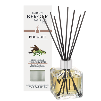 Maison Berger duftpinde Under the Olive Tree, cube flakon med sorte duftpinde, hjemmeduft